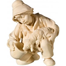 Boy with lamb at the well 12 cm Serie Natural maple